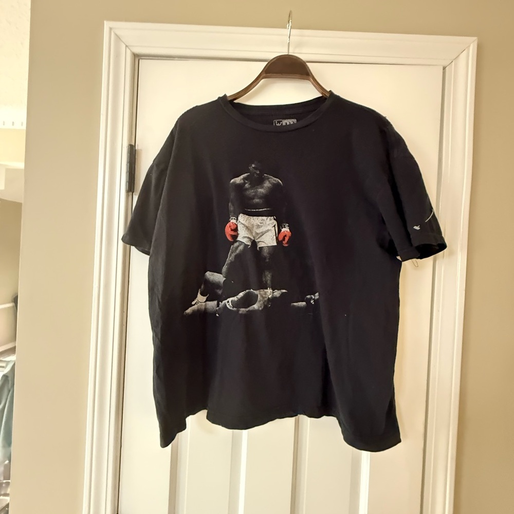 Mohammad Ali T- Shirt Size XL